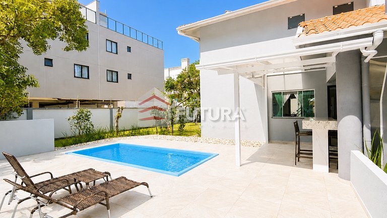 Casa com piscina 4 dormitórios - LC003EF