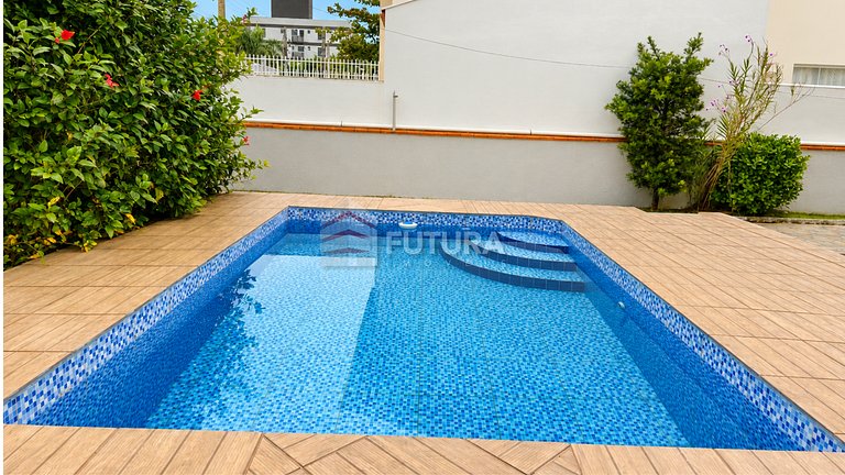 Casa com piscina 04 dormitórios Canto Grande - LC159F