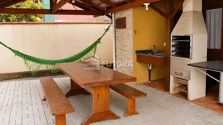Aluguel de Temporada em Bombinhas – Casa com 4 quartos LC114