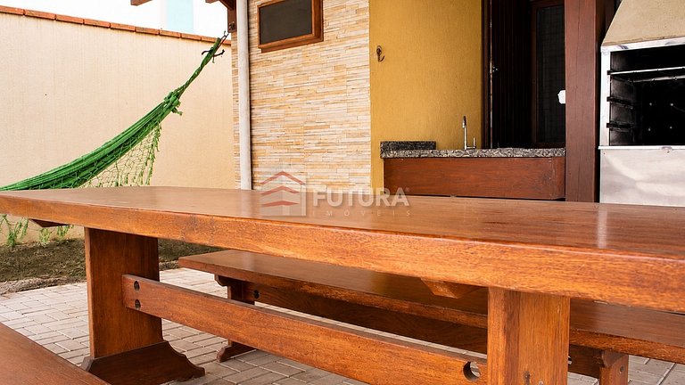 Aluguel de Temporada em Bombinhas – Casa com 4 quartos LC114