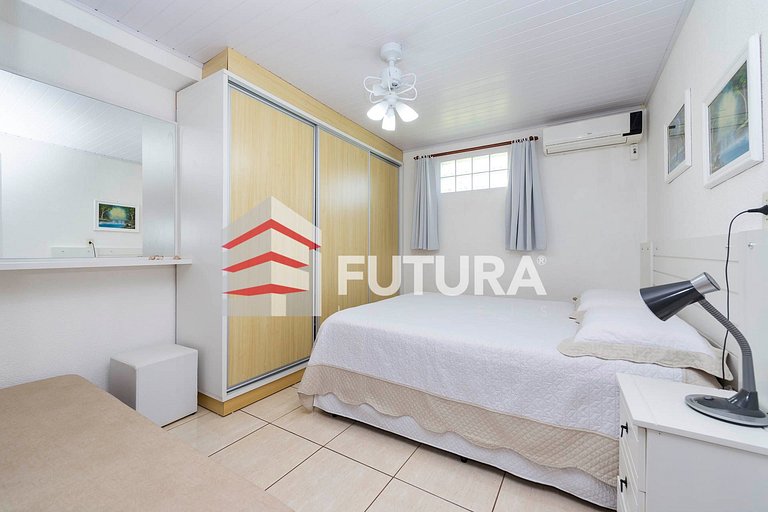 Casa para aluguel de temporada  em Bombas/Bombinhas - SC