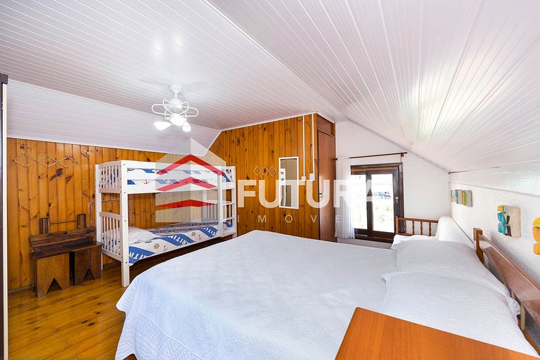 Casa para aluguel de temporada  em Bombas/Bombinhas - SC