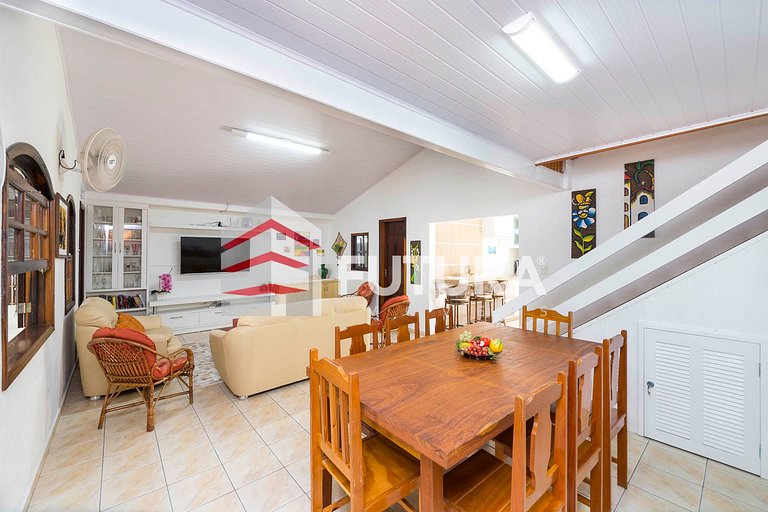 Casa para aluguel de temporada  em Bombas/Bombinhas - SC