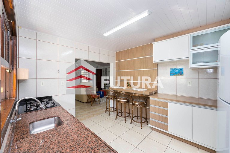 Casa para aluguel de temporada  em Bombas/Bombinhas - SC