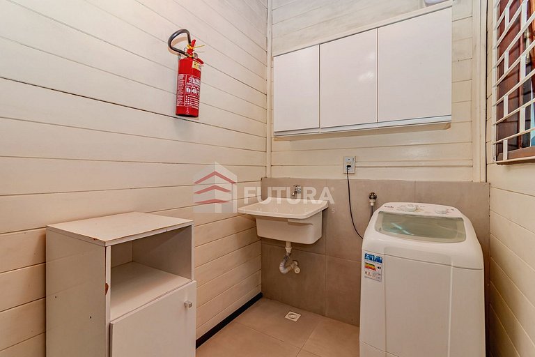 CASA COM 03 DORMITÓRIOS 200 MTS DO MAR - LC138F